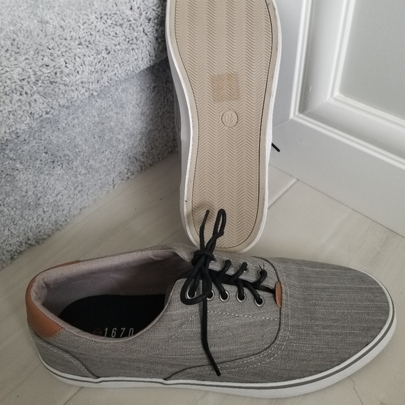 MENS 10.5 "1617" CASUAL GREY SNEAKERS - Picture 5 of 5